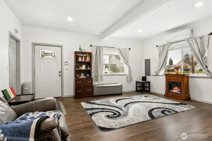 908 E First Street, Aberdeen, WA 98520 - #2