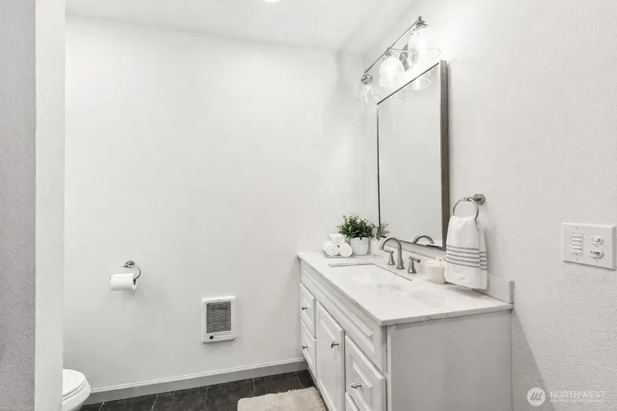 908 E First Street, Aberdeen, WA 98520 - #3