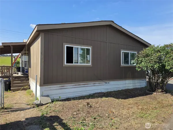 6703 Haag Street, West Richland, WA 99353