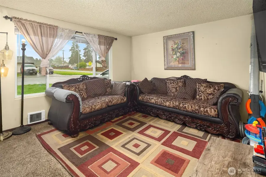 9226 Sharon Drive, Everett, WA 98204 - #2