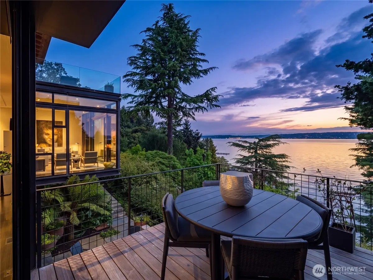 3310 E Laurelhurst Drive Ne, Seattle, WA 98105 - #1