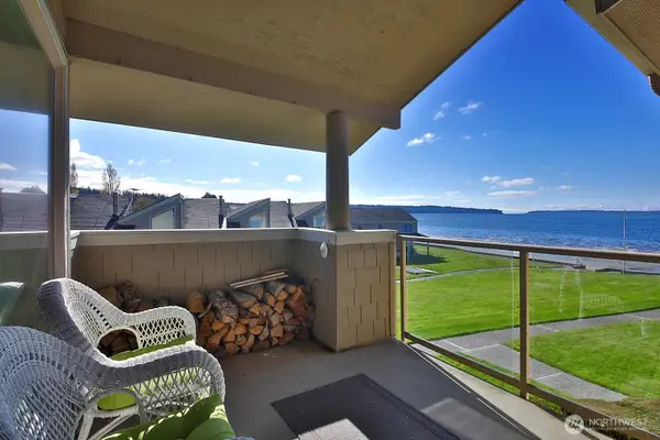 816 Old Beach Road #203, Freeland, WA 98249