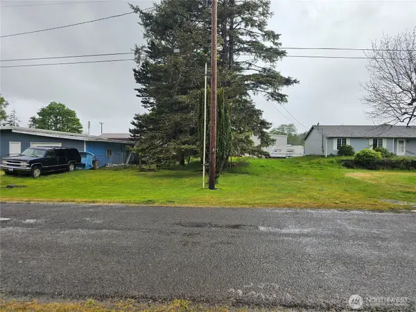 607 N 2nd Street, Westport, WA 98595