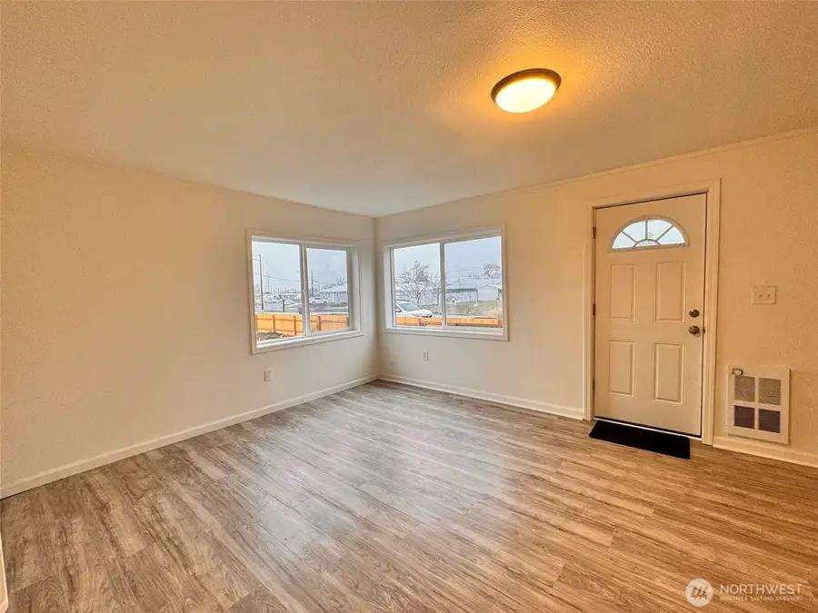 9840 Olympic Drive Ne, Moses Lake, WA 98837 - #2
