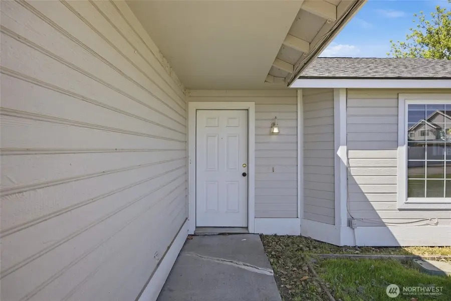 931 Hill Avenue, Moses Lake, WA 98837 - #3