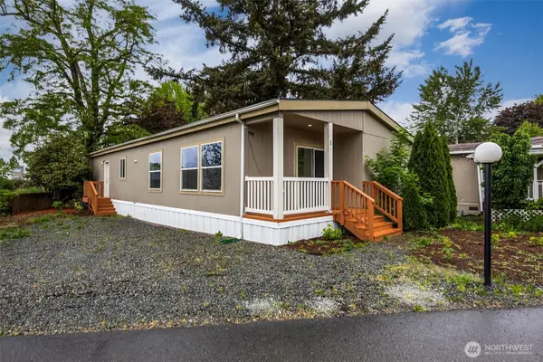 1720 Maple Lane #1, Kent, WA 98030