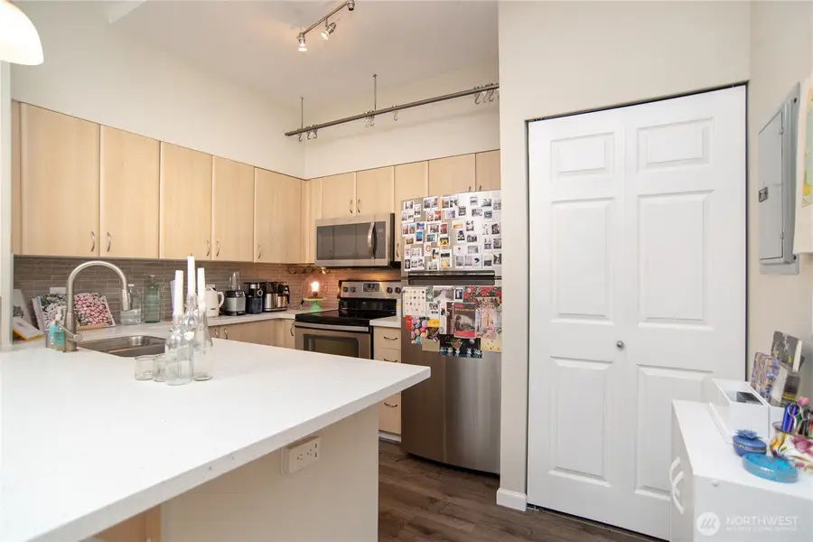 812 5th Avenue N #102, Seattle, WA 98109 - #2