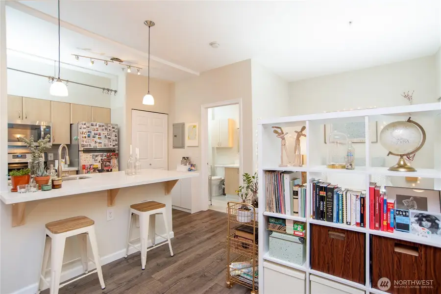 812 5th Avenue N #102, Seattle, WA 98109 - #3