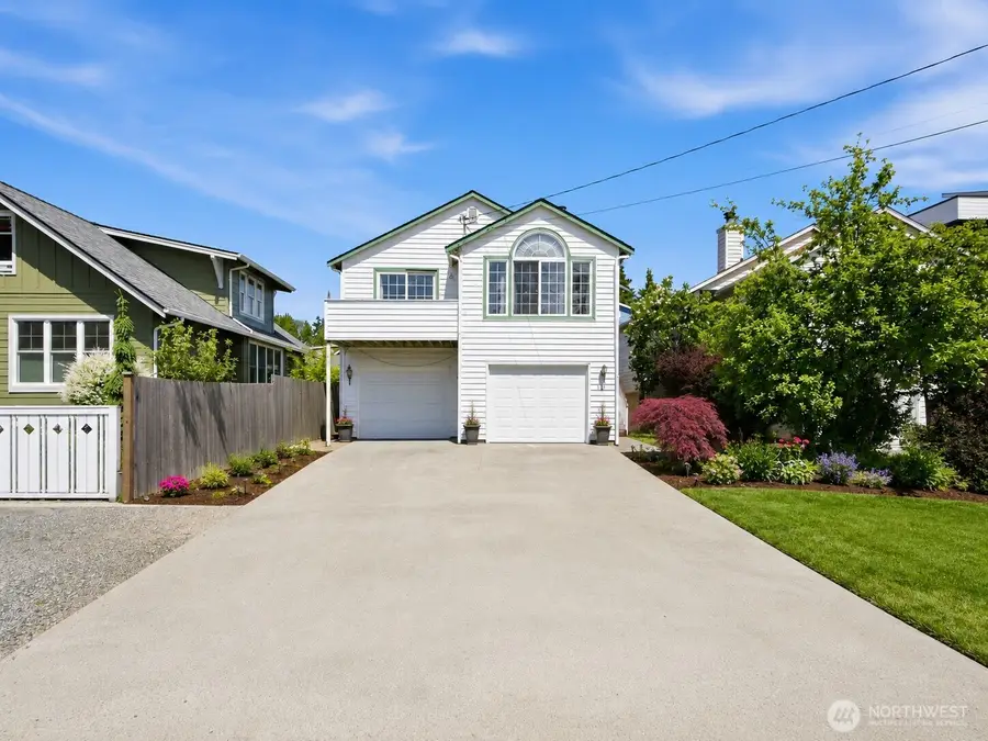 512 N 104th Street, Seattle, WA 98133 - #2