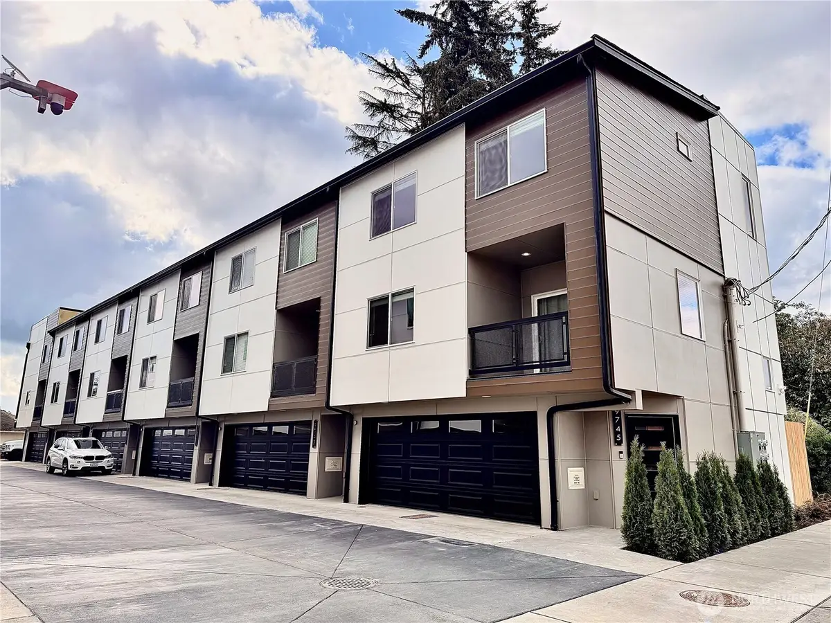 9745 4th Avenue W, Everett, WA 98204 - #1