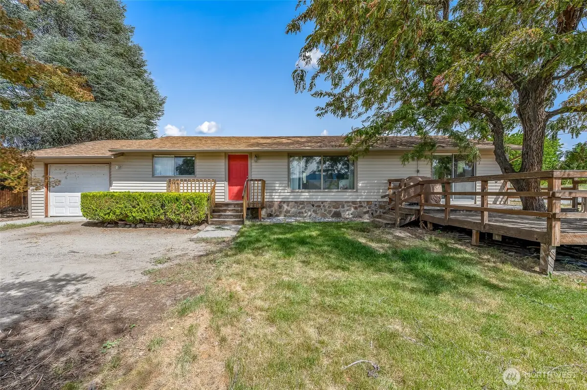 21 SW 31, East Wenatchee, WA 98802 - #1