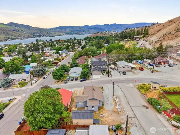 608 N Bradley Street, Chelan, WA 98816