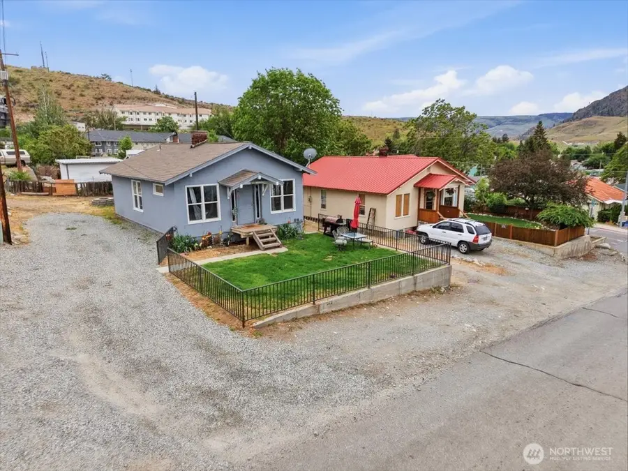 608 N Bradley Street, Chelan, WA 98816 - #2