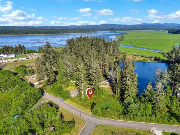 10 Sunrise Lane #10, South Bend, WA 98586