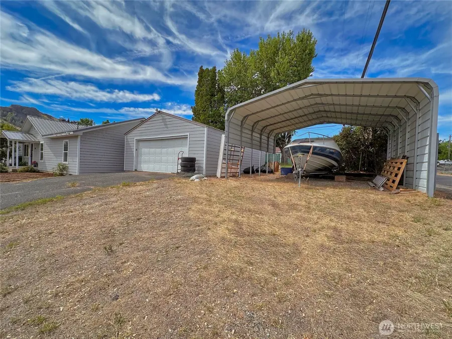 111 Washington Place, Electric City, WA 99123 - #3
