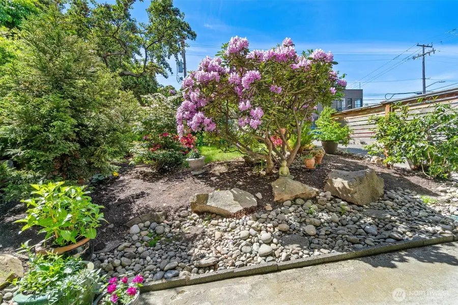 75 E Lynn Street #B, Seattle, WA 98102 - #3