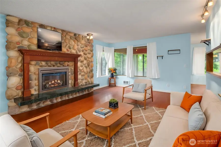 5915 Highway Place #201, Everett, WA 98203 - #2
