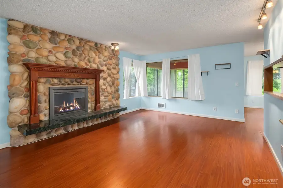 5915 Highway Place #201, Everett, WA 98203 - #3