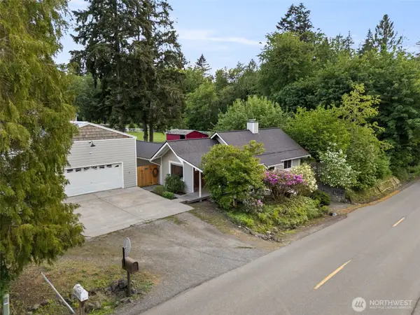 6096 E Collins Road, Port Orchard, WA 98366