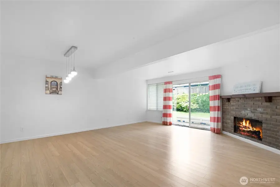 317 SW 112th Street #303, Seattle, WA 98146 - #3