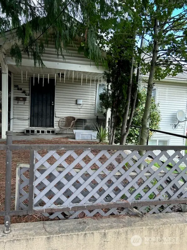 2816 SW Dakota Street, Seattle, WA 98126