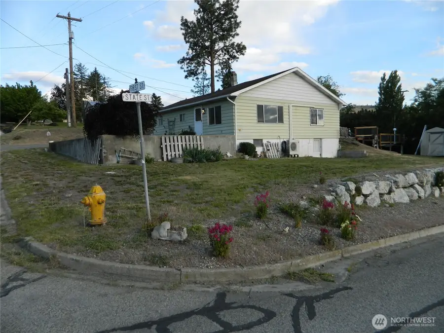 110 1st Street E, Tonasket, WA 98855 - #2