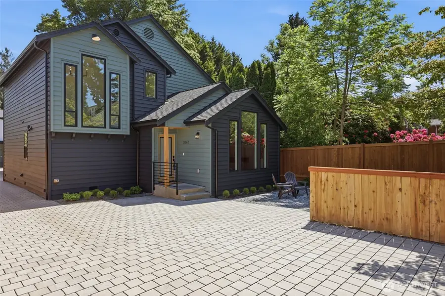 12562 17th Avenue Ne, Seattle, WA 98125 - #3