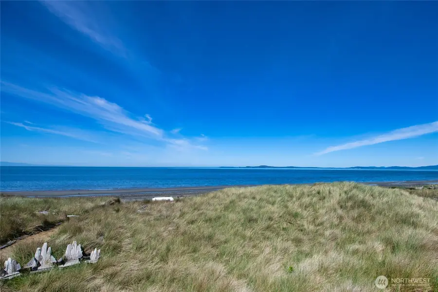 4689 Surfcrest Drive, Oak Harbor, WA 98277 - #2