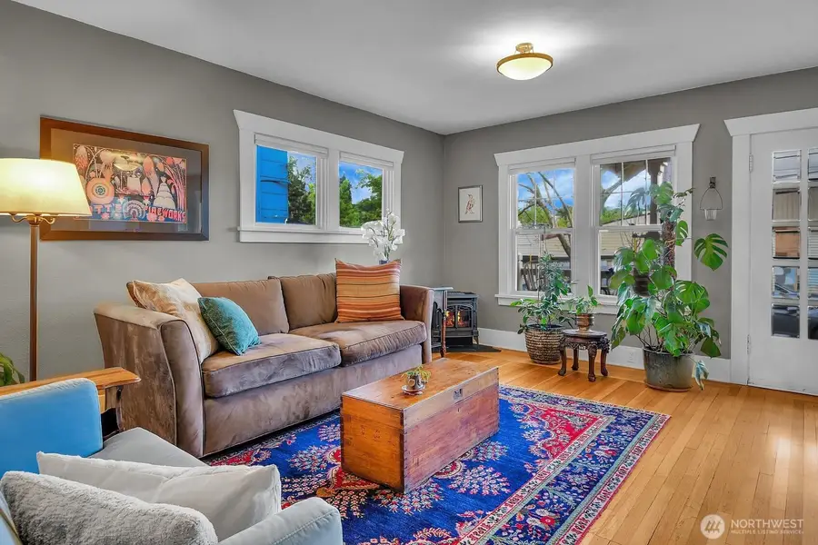 5008 39th Avenue S, Seattle, WA 98118 - #3
