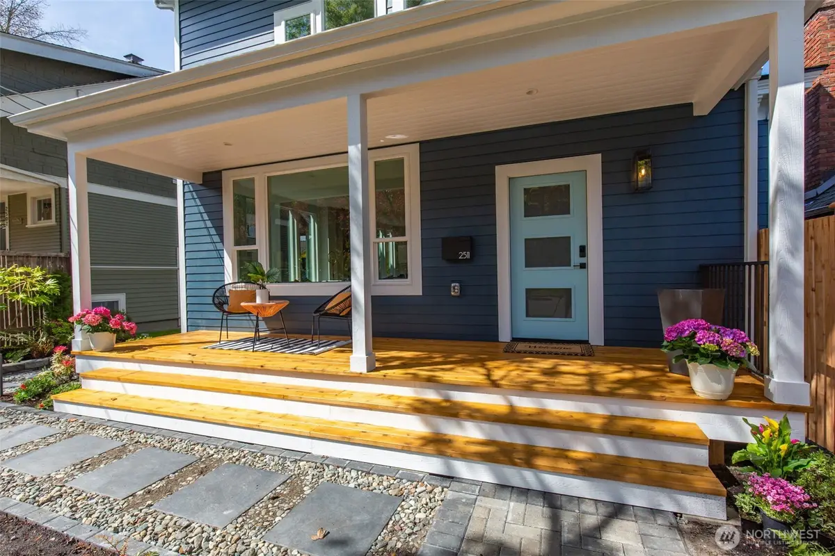 2511 2nd Avenue W, Seattle, WA 98119 - #1