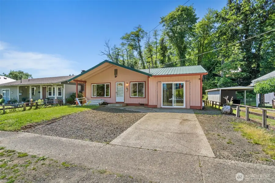 1334 Larch Street, Raymond, WA 98577 - #2