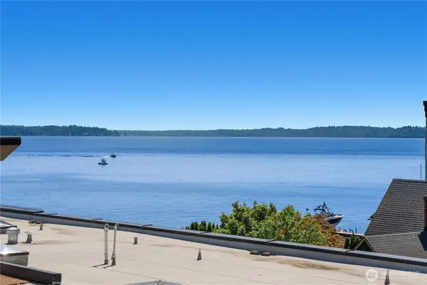 9123 NE Juanita Drive #205, Kirkland, WA 98034