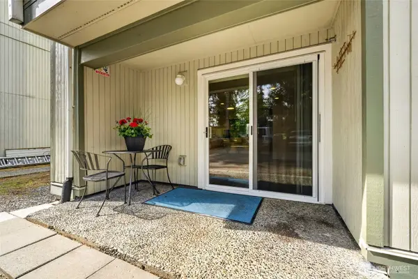 5822 200th Street Sw #5822F, Lynnwood, WA 98036