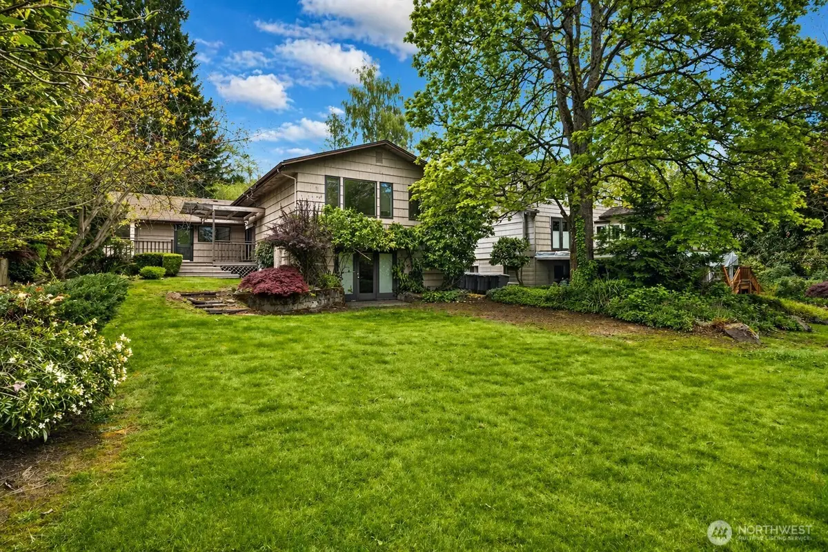 7611 NE 8th Street, Medina, WA 98039 - #1