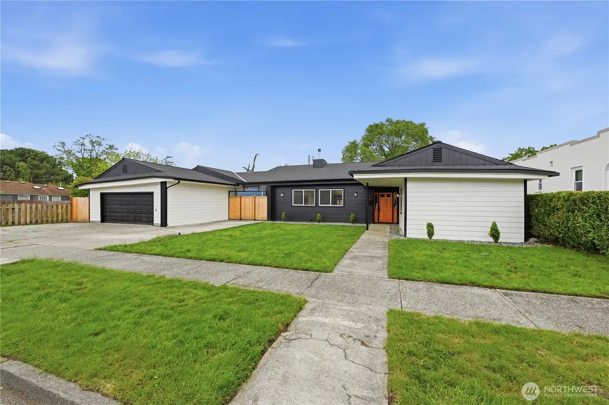307 S 11th Street, Mount Vernon, WA 98274 - #1