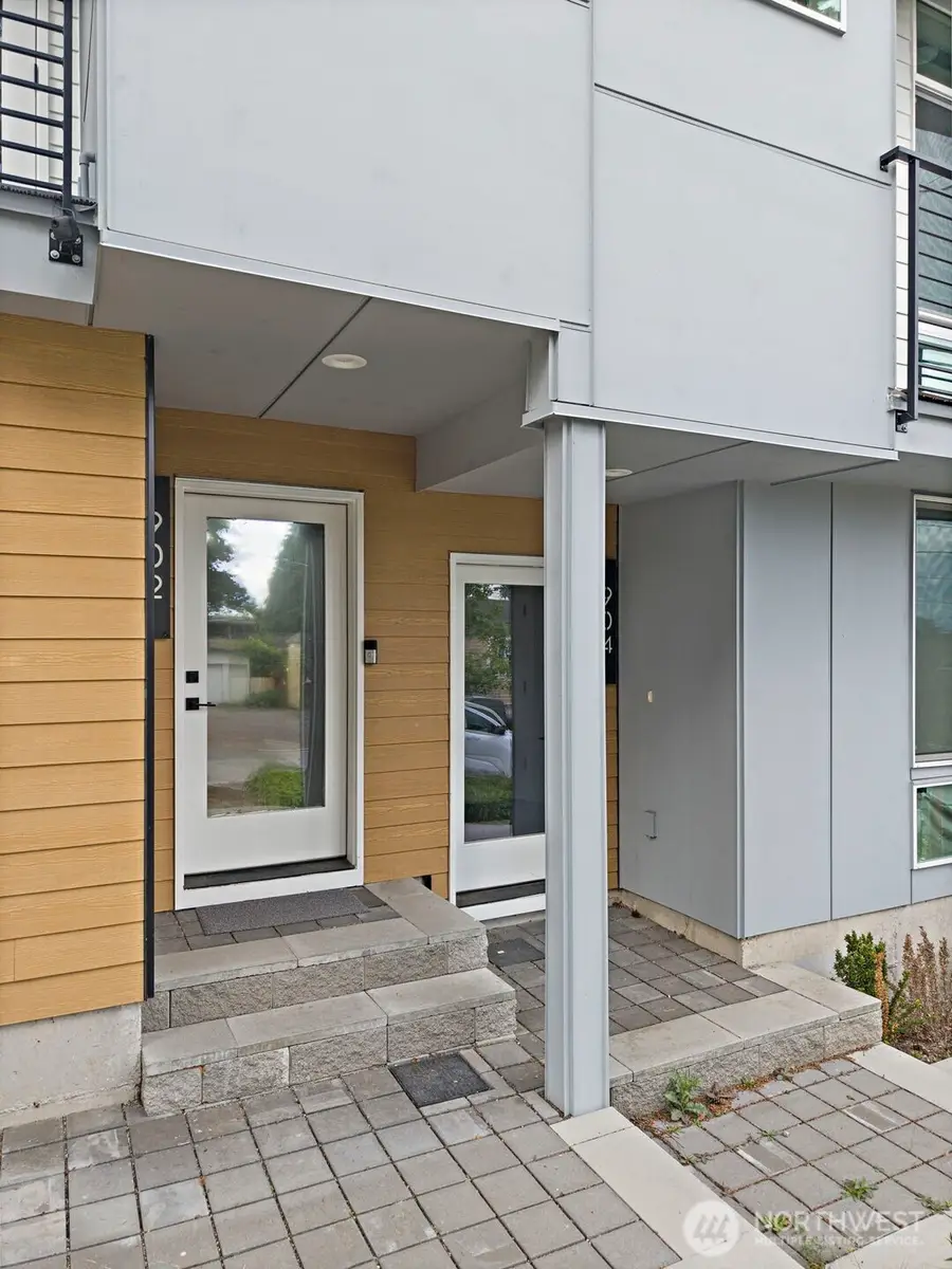 902 N 86th Street, Seattle, WA 98103 - #2