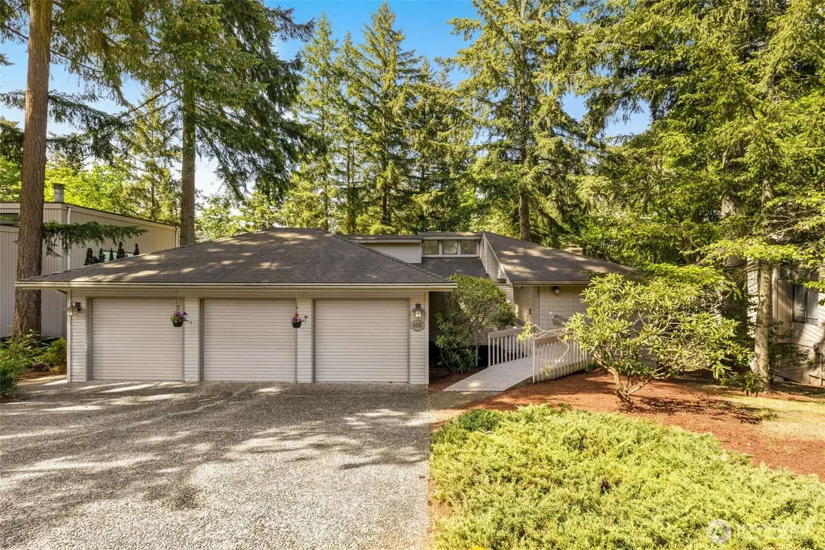 5221 Somerset Drive Se, Bellevue, WA 98006 - #1