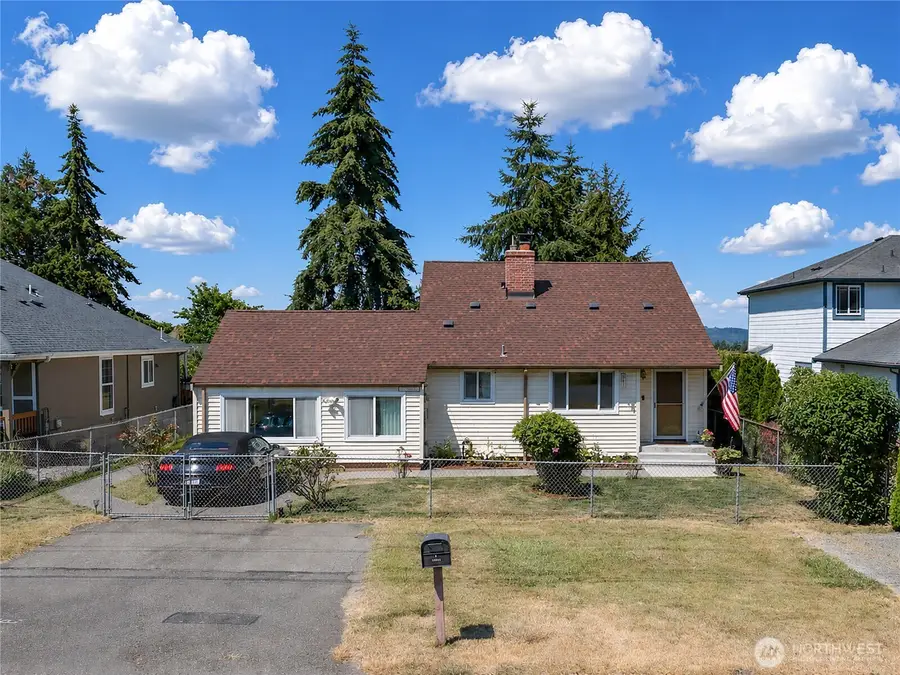 25033 20th Avenue S, Des Moines, WA 98198 - #2