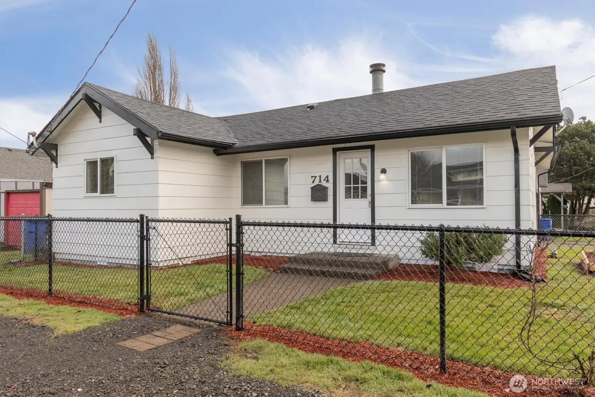714 S 7th Avenue, Kelso, WA 98626 - #1