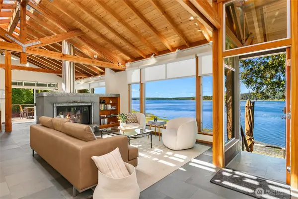 16221 Reitan Road Ne, Bainbridge Island, WA 98110