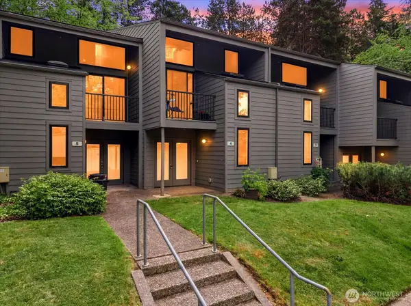 6440 139th Place Ne #4, Redmond, WA 98052