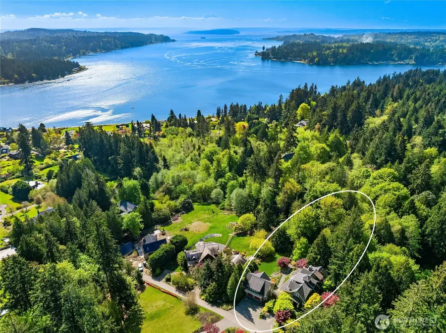 4548 Island Avenue Ne, Bainbridge Island, WA 98110 - #2