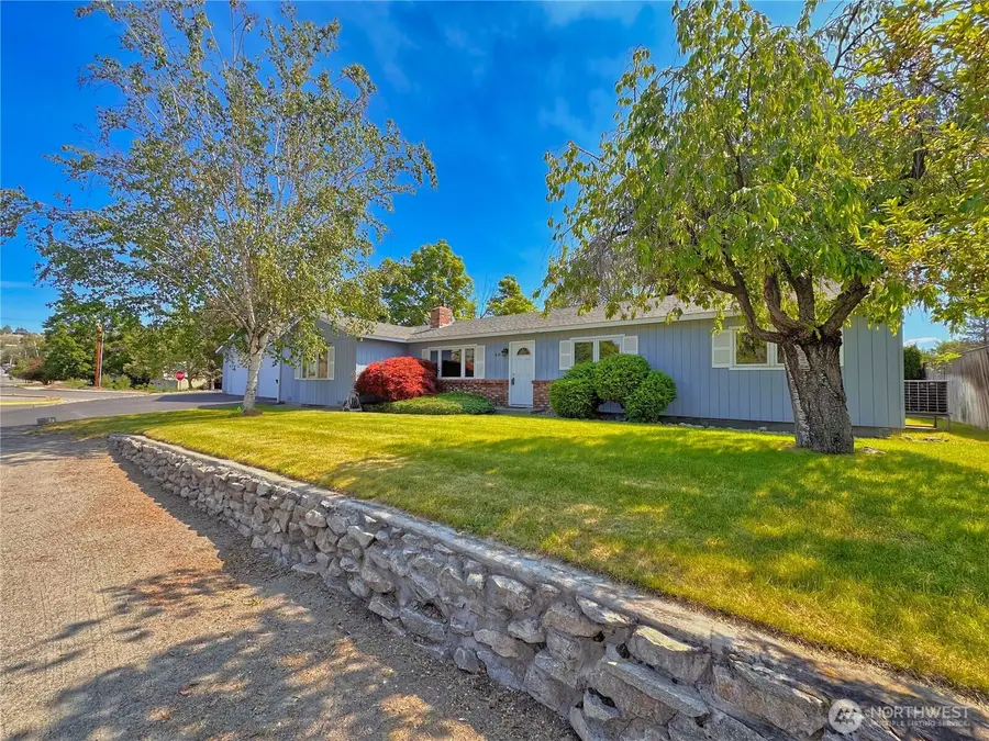 602 Ironwood Street, Omak, WA 98841 - #2