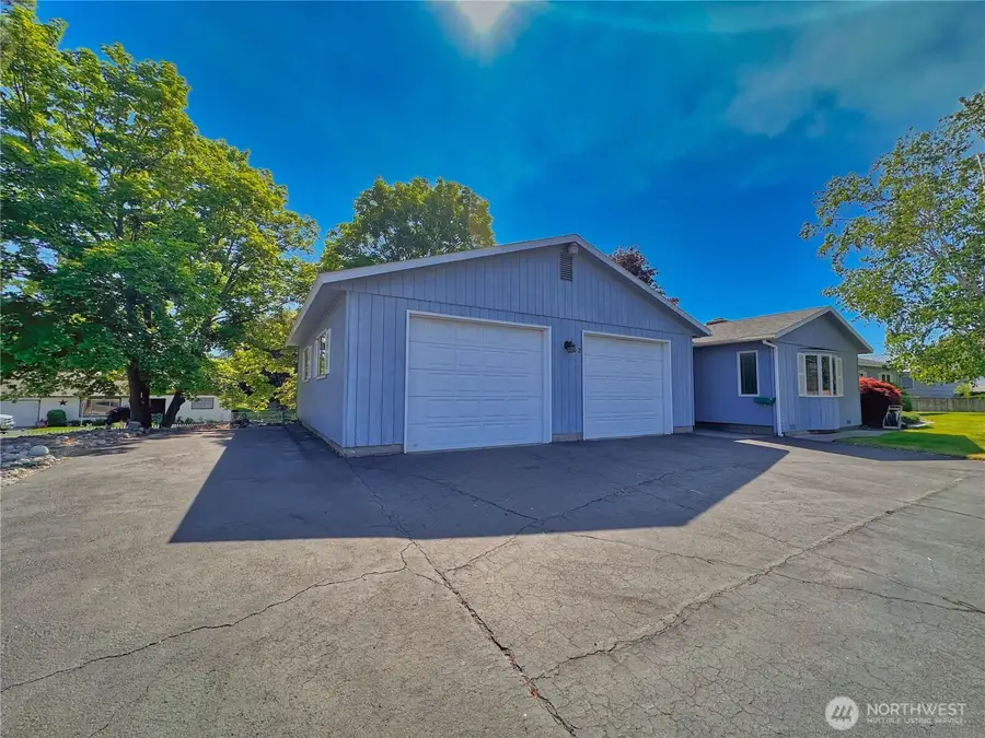 602 Ironwood Street, Omak, WA 98841 - #3