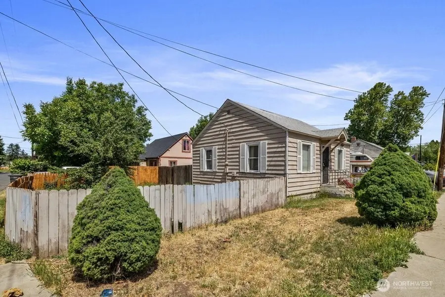 1311 W Mead Avenue, Yakima, WA 98902 - #3