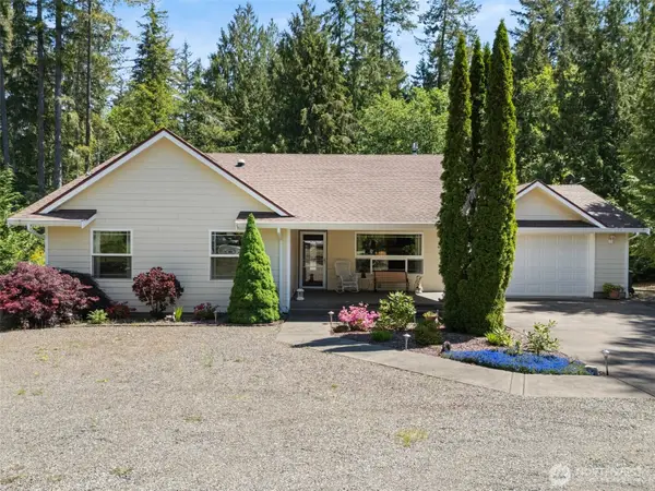 101 N Fairway Drive E, Hoodsport, WA 98548