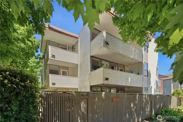 802 N 43rd Street, Seattle, WA 98103