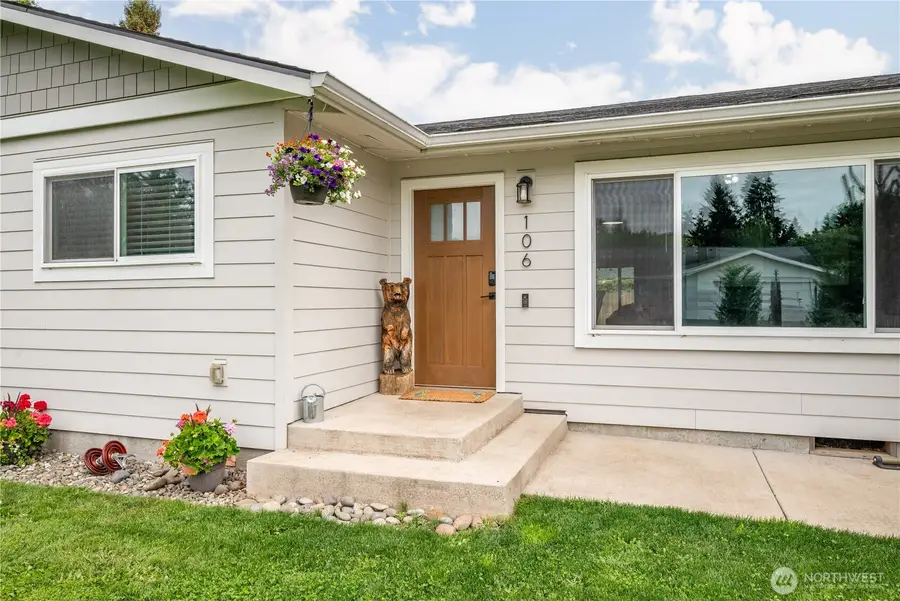 106 Monterey Drive, Kelso, WA 98626 - #2