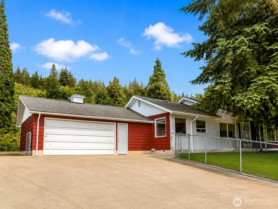 3649 Old Pacific Highway S, Kelso, WA 98626 - #2