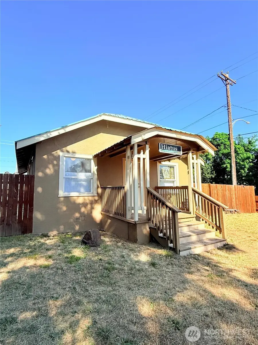 402 S Main Street, Omak, WA 98841 - #2